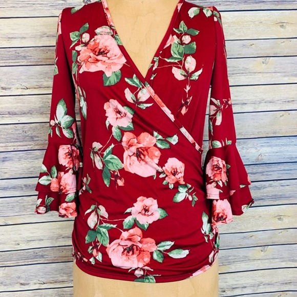 Medium First Love Floral Top bell sleeves - Picture 4 of 4